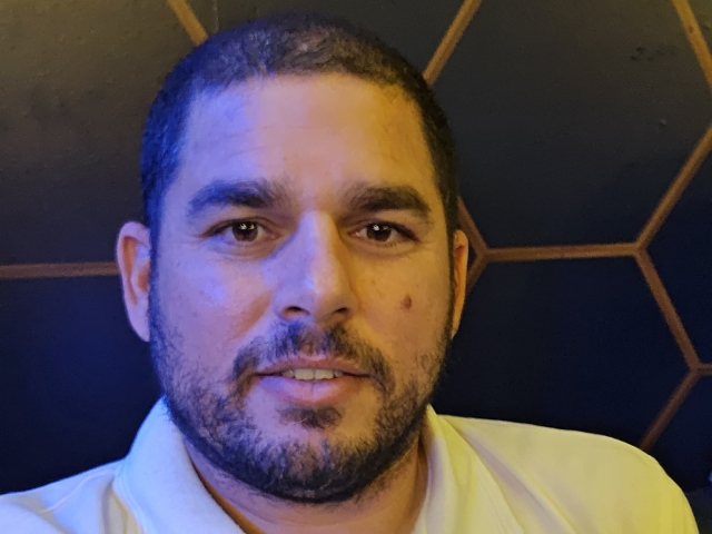 דבורה (באדיבות המצולם)